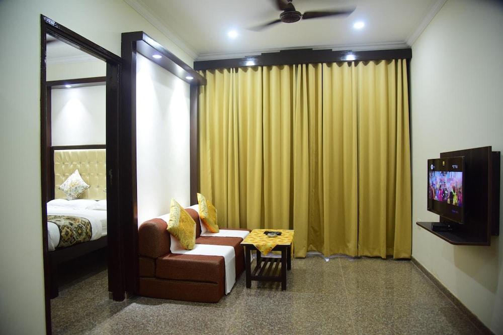 Valentines Retreat Hotel Candolim Exterior photo