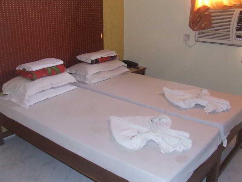 Valentines Retreat Hotel Candolim Exterior photo