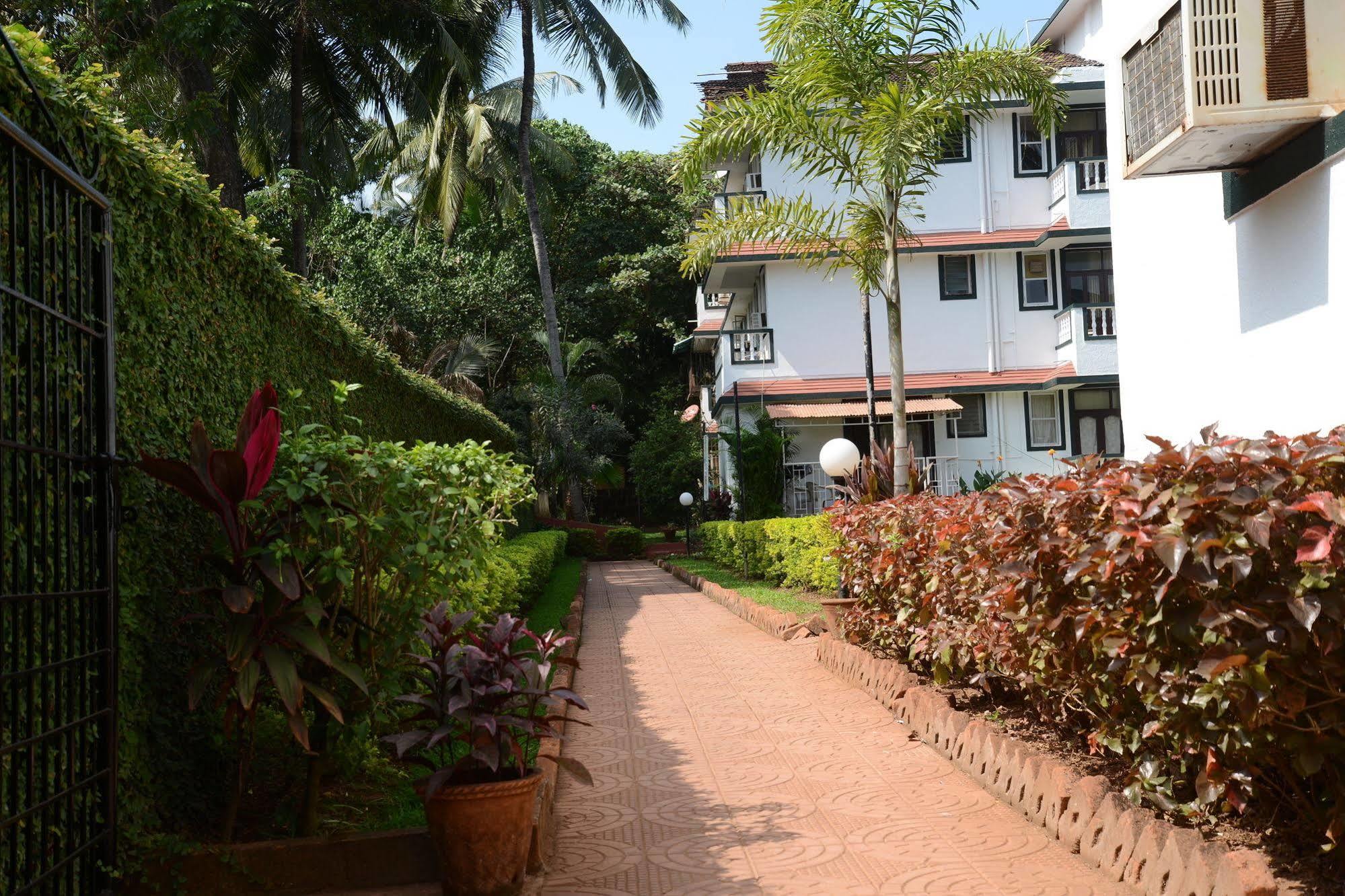 Valentines Retreat Hotel Candolim Exterior photo